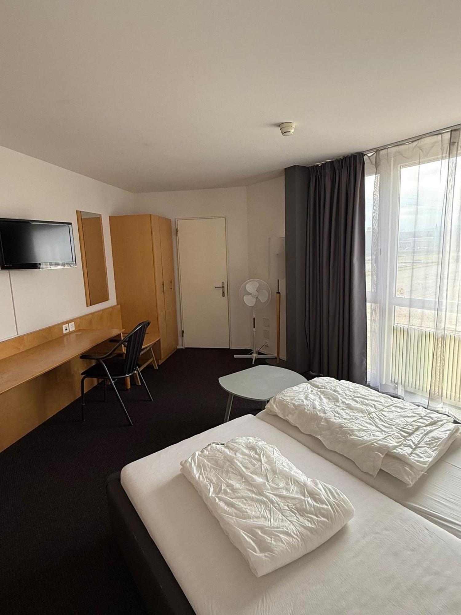 Hotel East End Фрауенфелд Екстериор снимка